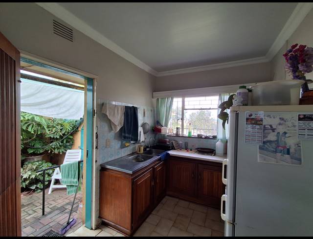 4 BEDROOM FREESTANDING FOR SALE IN STILFONTEIN EXT 4